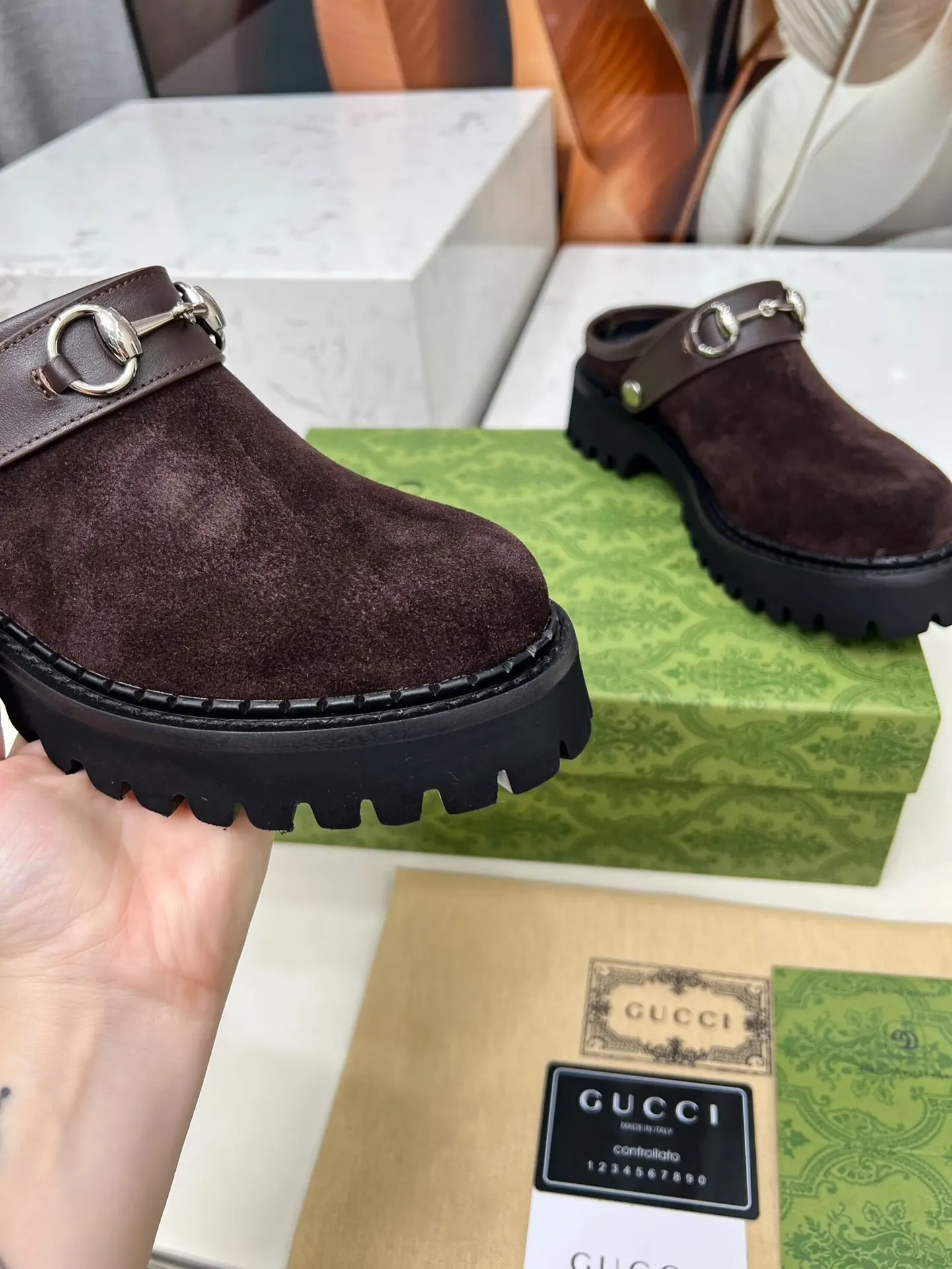 👟👟Ex-factory price 480👟👟 GUCCI British-style fashion slippers, lazy design back stumbling ➕thick sole increased height, empty back shape looming with exposed ankles, super cool when walking, age-neutral style, wide audience, Fabric: cowhide, mercerized cow suede Lining/foot pad: cowhide Outsole: foam outsole Heel height: 5cm Number of yards: 35-42 (customized numbers at both ends) Color: 4 colors available: black, brown, and military green Packing: card, bag